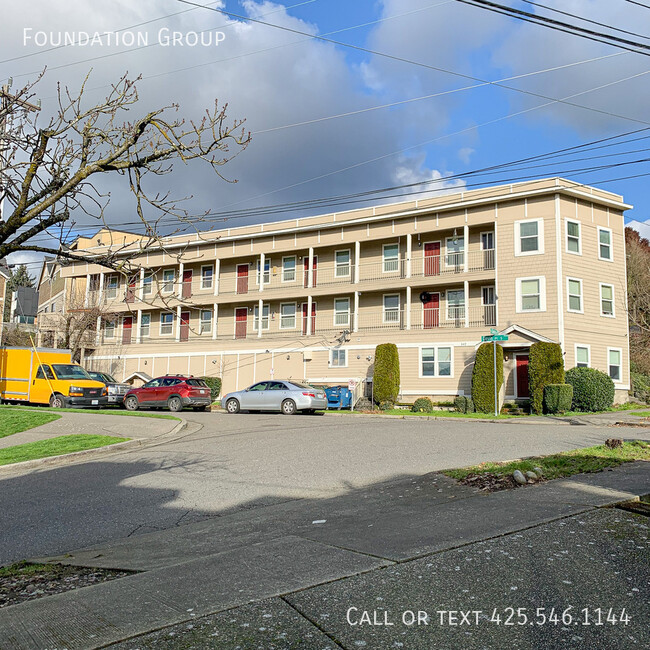 Building Photo - Davis Place Apartments