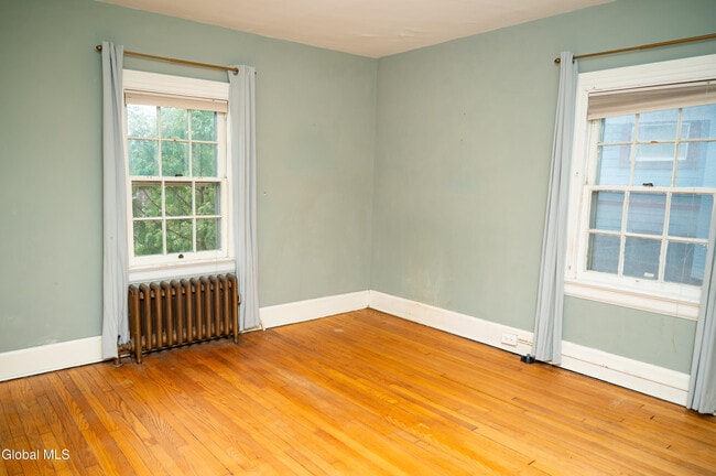 Building Photo - 1347 Union St