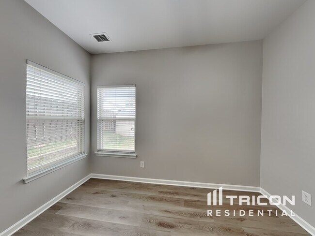 Building Photo - 143 Saye Pl