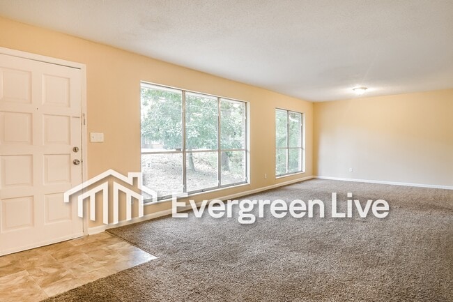 Building Photo - 1208 Oakley Dr