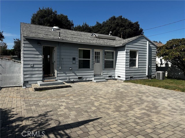 Building Photo - 6108 Village Rd