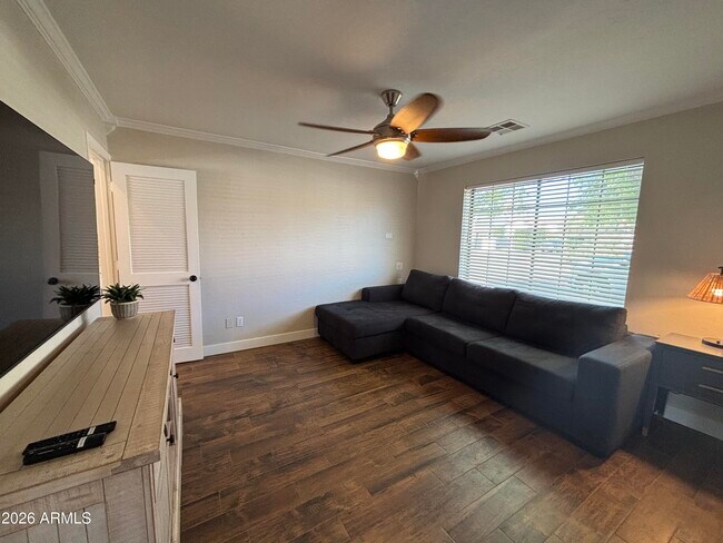 Building Photo - 2041 E Marquette Dr