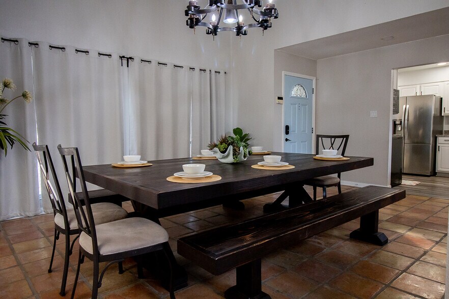 Building Photo - 15403 Long Creek St