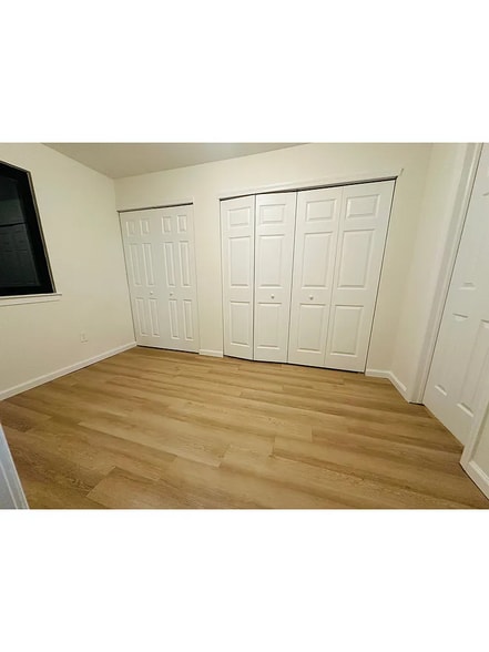 Building Photo - 522 Johnstone St