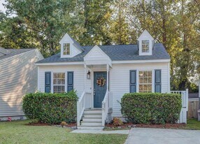 Building Photo - 619 Varsity Dr