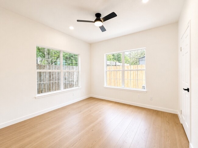 Building Photo - 4107 Lark Ln