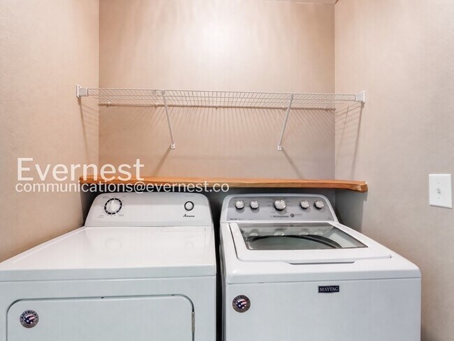 Building Photo - 3-Bed/3-Bath Townhome/Available Soon!