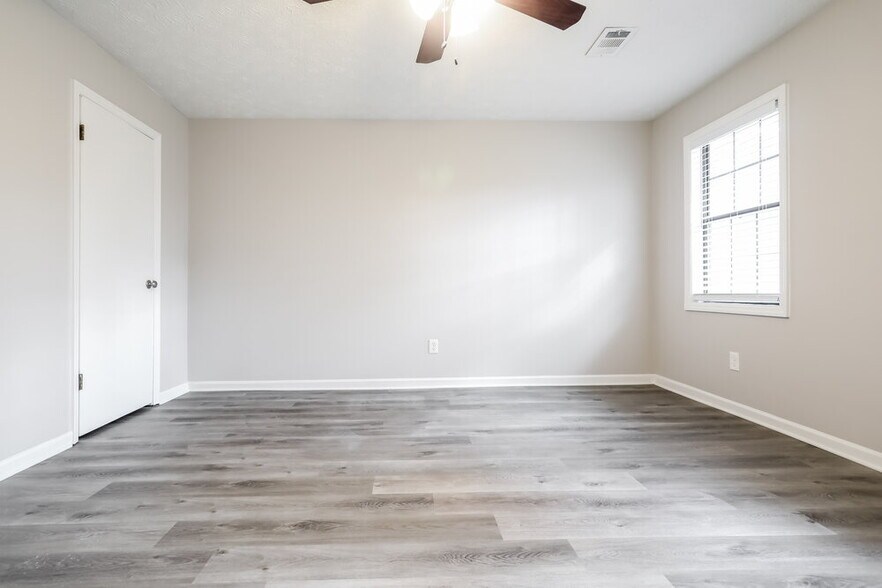 Building Photo - 620 Wayside Dr