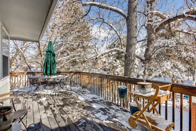 Building Photo - 420 W Oak St