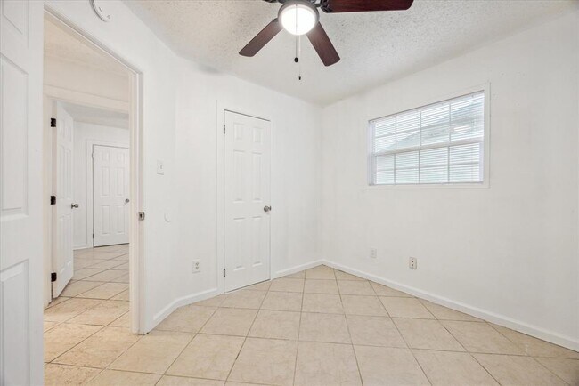 Building Photo - 5108 Lambs Ln