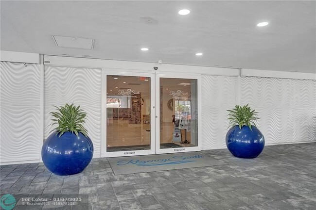 Building Photo - 3750 Galt Ocean Dr