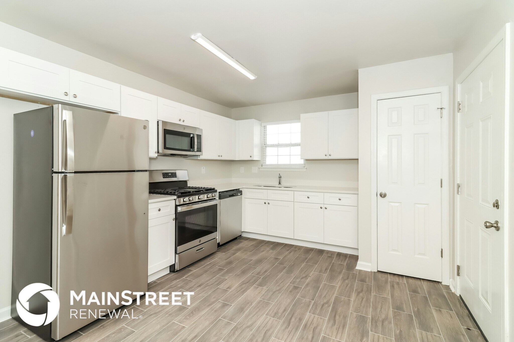 Building Photo - 7073 Stonecreek Dr