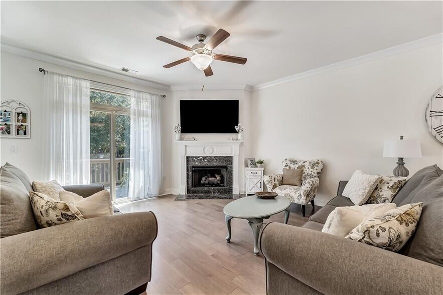 Building Photo - 7940 Willoughby Ct