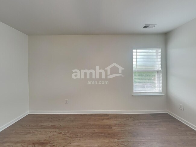 Building Photo - 6137 Kilchurn Dr