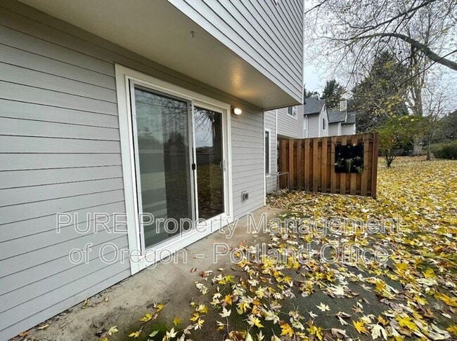 Building Photo - 7254 SE Thiessen Rd