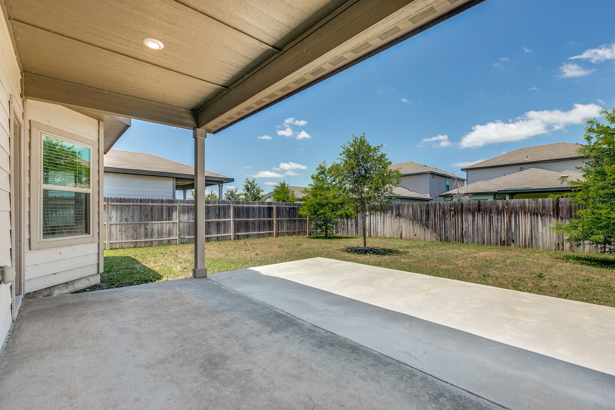 Building Photo - 9511 Bonito Falls Dr