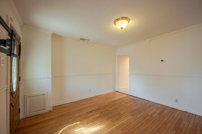 Building Photo - 21 17th St SE