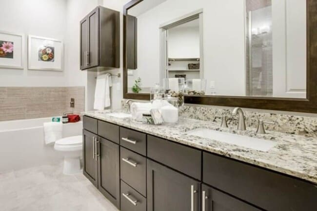 Building Photo - 54 Rainey St