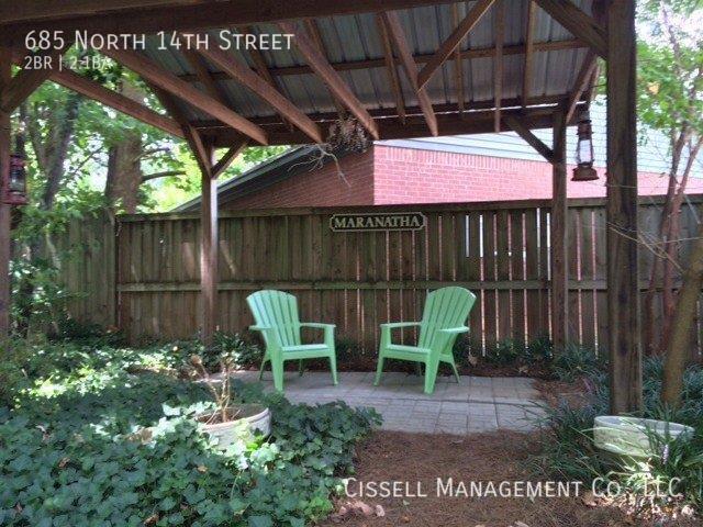 Building Photo - 685 N 14th St