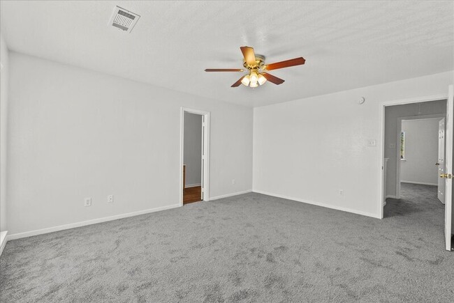 Building Photo - 2107 Roatan Calle