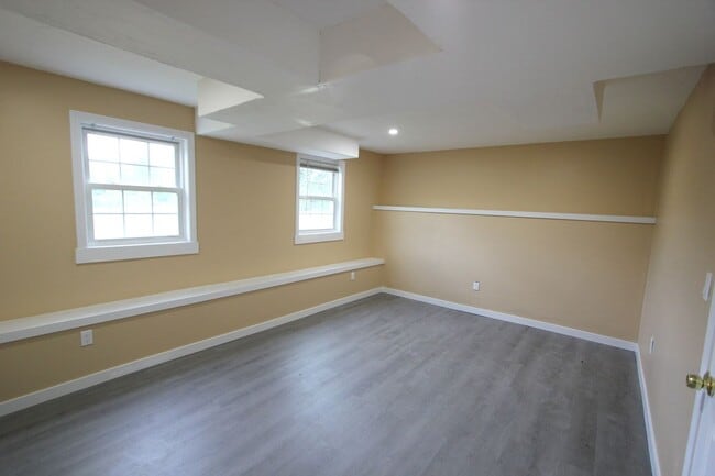 Building Photo - 322 Blackstone St