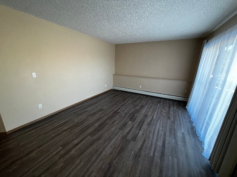 Building Photo - 600 Moccasin Cir Dr