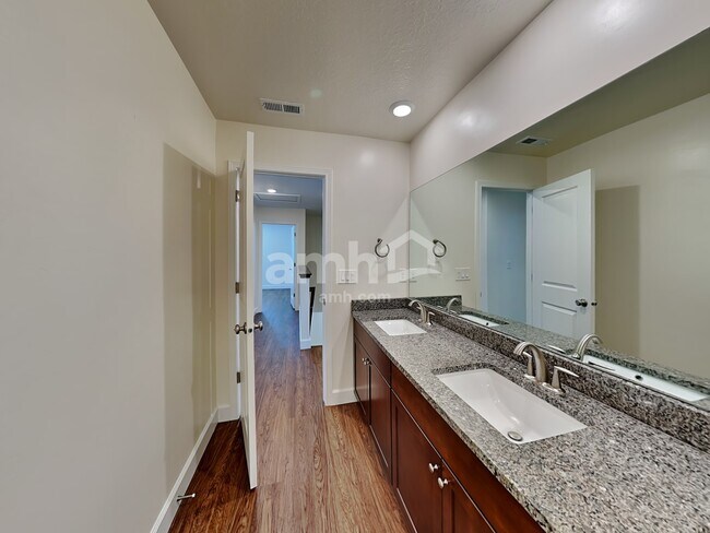 Building Photo - 2286 E Tumbleweed Rd