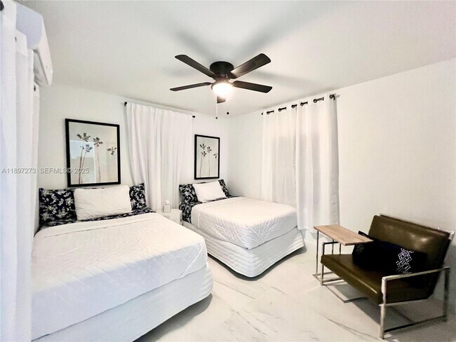 Building Photo - 8270 NE 1st Pl