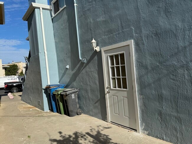 Building Photo - 23 Maywood Ave