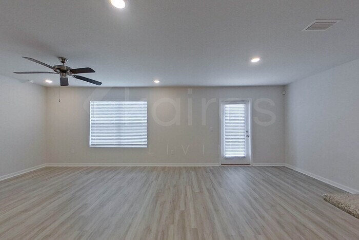 Building Photo - 110 Metalmark Dr