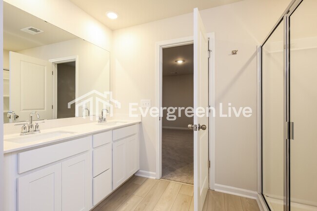 Building Photo - 2 Donemere Way