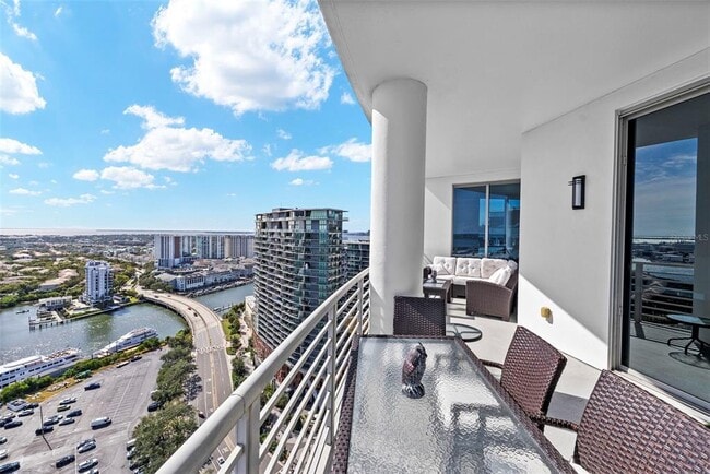 Building Photo - 449 S 12th St