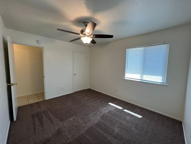 Building Photo - 3 bedroom and 2 bathroom home! AVAILABLE J...