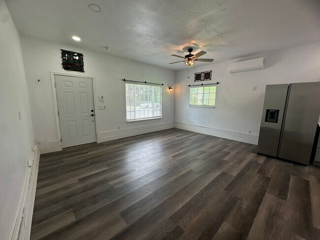Building Photo - 1544 Maryland Ave