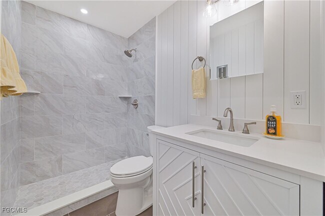 Building Photo - 223 3rd Ave S