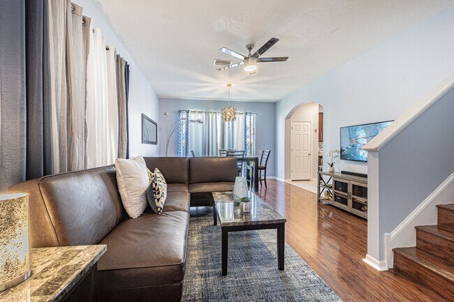Building Photo - Elegant Venetian Bay Home