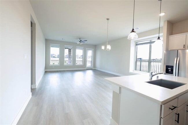 Building Photo - 2204 Inglenook Grv Dr