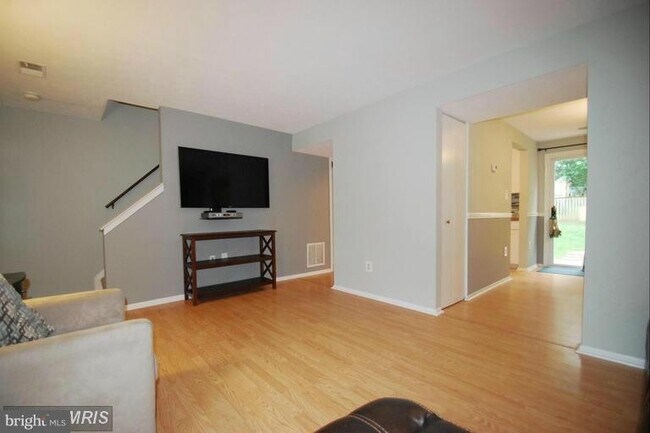 Building Photo - Pasadena Duplex