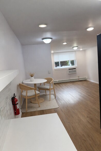 virtually staged breakfast nook - 372 Valley St