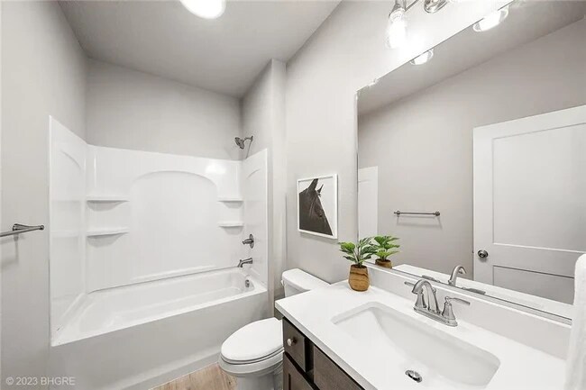 Building Photo - 1102 28th St