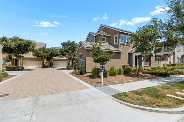Building Photo - 2811 E Kendall Ln