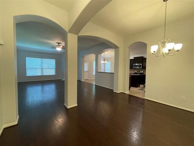 Building Photo - 127 Clearmont Pl