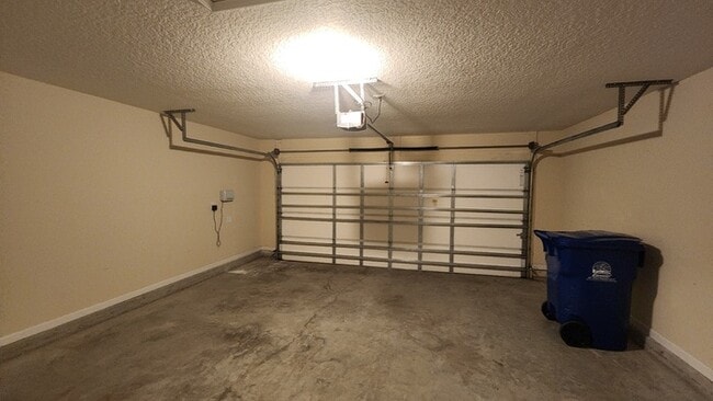 Building Photo - 318 Mystic Castle Dr