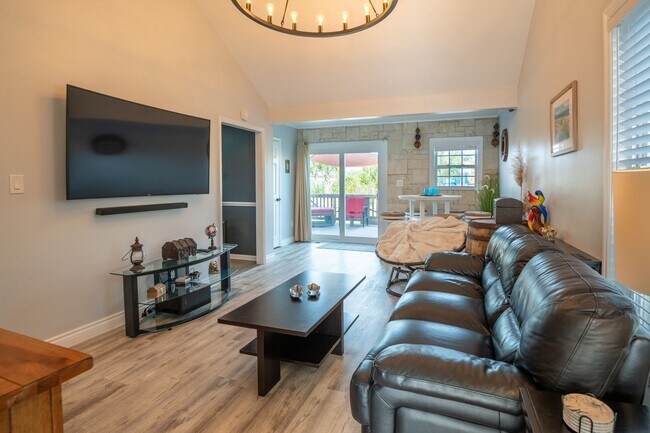 Building Photo - LAVISHLY FURNISHED PIRATE-THEMED OFF-SEASON BEACH GETAWAY