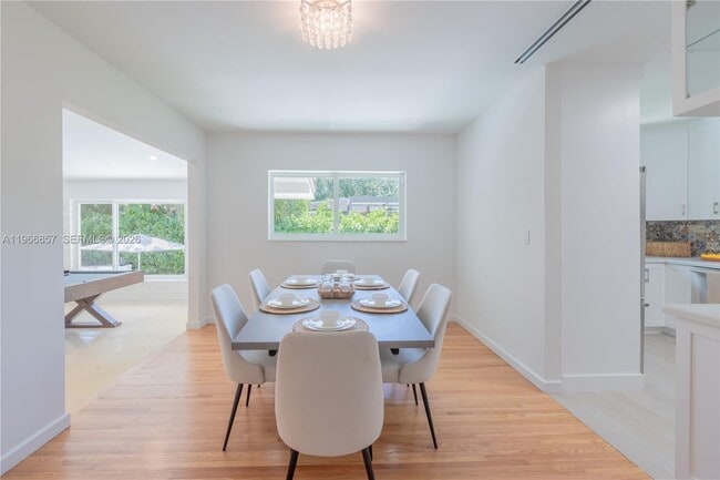 Building Photo - 920 Alava Ave