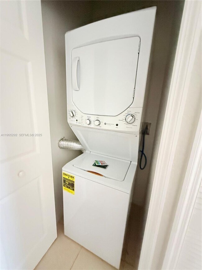 Building Photo - 656 SW 11th St