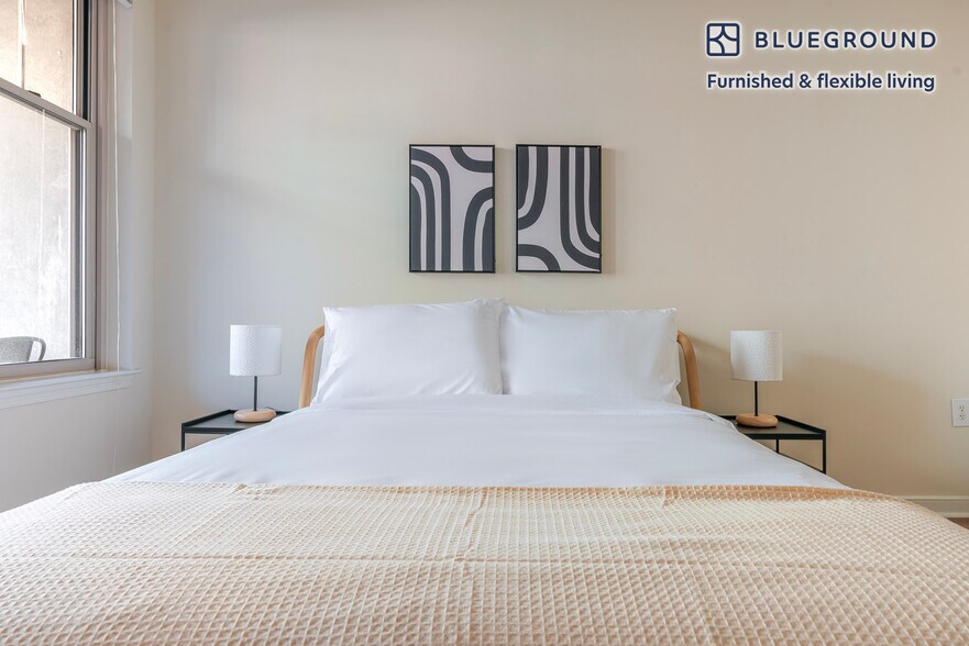 Building Photo - 2400 M St NW