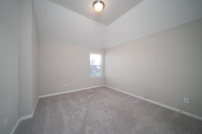 Building Photo - 4715 Hollow Tree Dr
