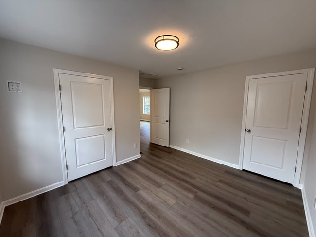 Building Photo - 265 Dunstable Rd