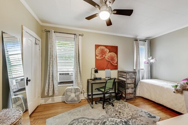 Building Photo - 2646 Ewing Ave